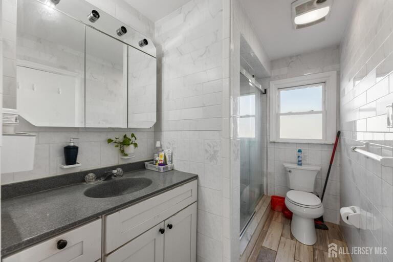 Photo 27 of 200 Rosewood Lane, Port Reading NJ 07064, Port Reading, NJ