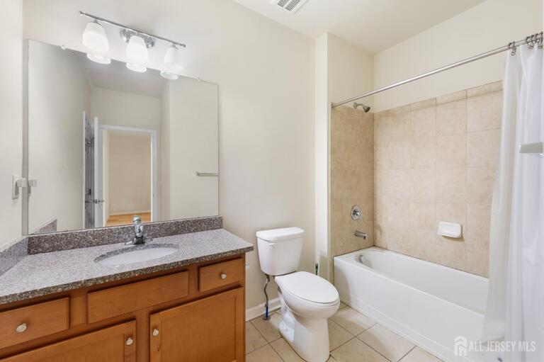Photo 11 of 1423 Hudson Circle # 1423, Highland Park NJ 08904, Highland Park, NJ