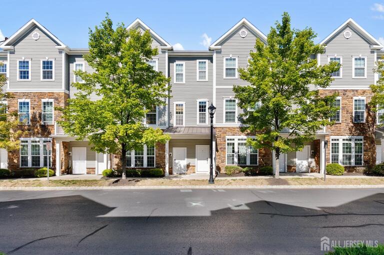 Photo 3 of 1423 Hudson Circle # 1423, Highland Park NJ 08904, Highland Park, NJ