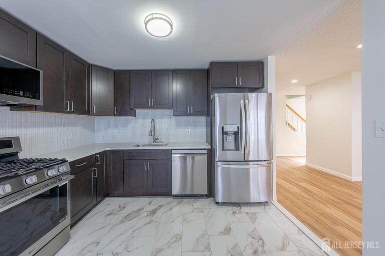 Photo 10 of 122 Prestwick Way, Edison NJ 08820, Edison, NJ