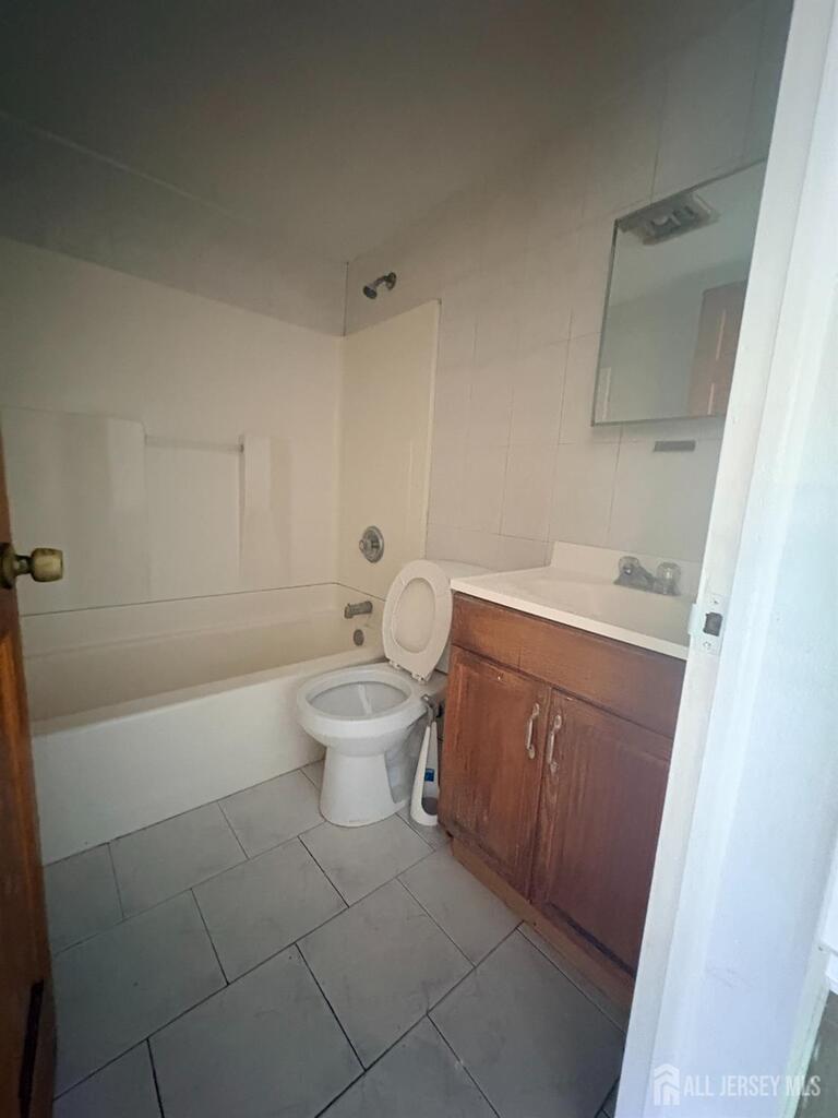 Photo 4 of 661 Catherine Street # 1D, Perth Amboy NJ 08861, Perth Amboy, NJ