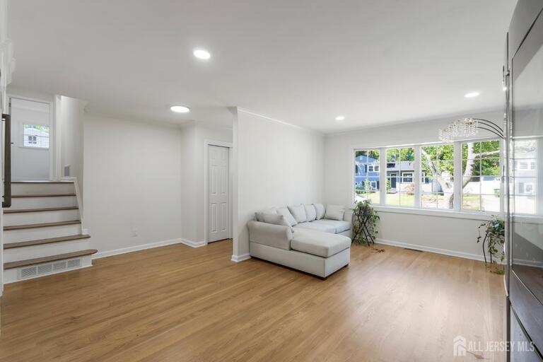 Photo 6 of 33 Larchmont Road, Edison NJ 08837, Edison, NJ