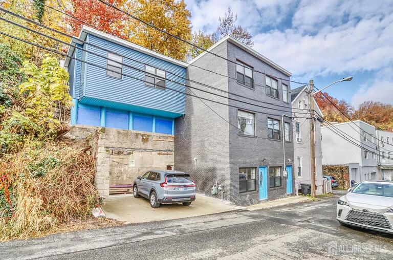 Photo 2 of 9017 Riverside Place, North Bergen NJ 0747, North Bergen, NJ