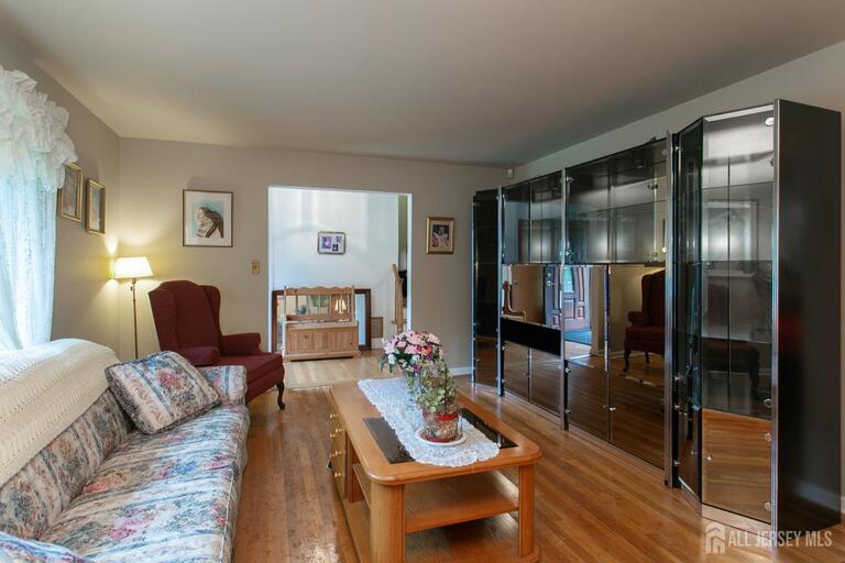 Photo 12 of 25 Huntington Road, Edison NJ 08820, Edison, NJ