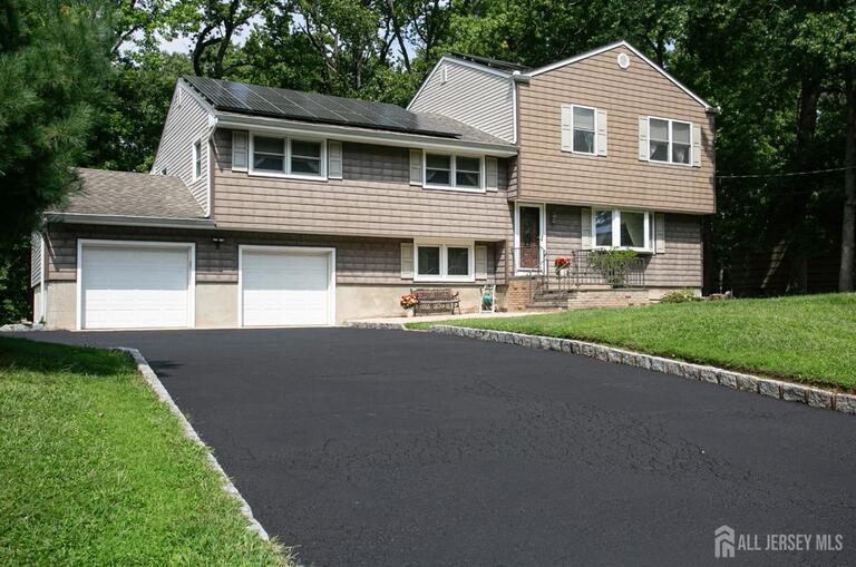 Photo 2 of 25 Huntington Road, Edison NJ 08820, Edison, NJ