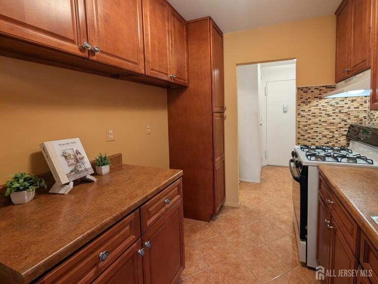 Photo 21 of 1874 Pelham Pkwy S, New York City NY 10461, New York City, NY