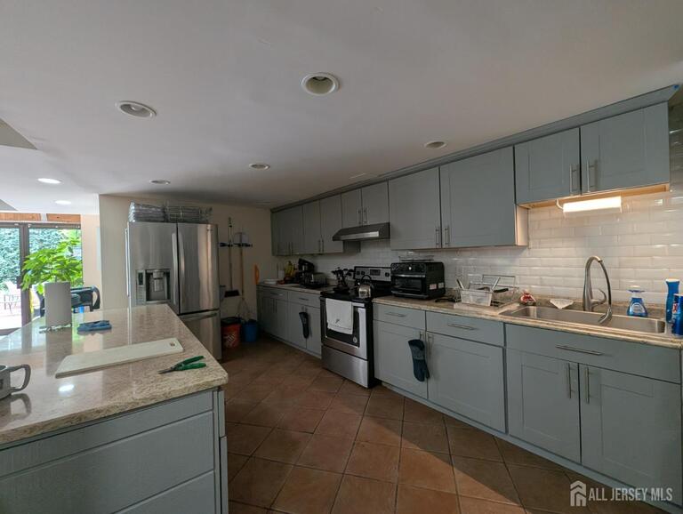 Photo 25 of 1874 Pelham Pkwy S, New York City NY 10461, New York City, NY
