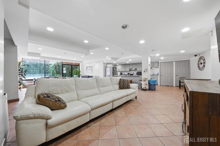 Photo 18 of 1874 Pelham Pkwy S, New York City NY 10461, New York City, NY