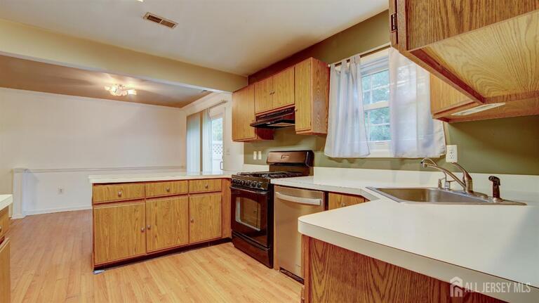 Photo 15 of 8 Forden Court, Sayreville NJ 08872, Sayreville, NJ
