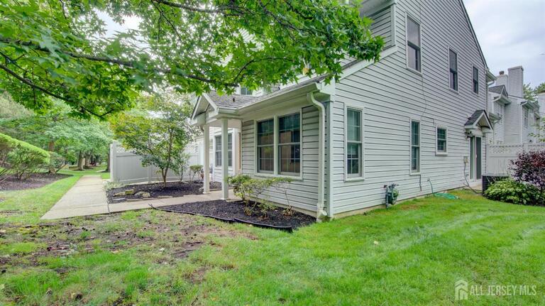 Photo 4 of 8 Forden Court, Sayreville NJ 08872, Sayreville, NJ