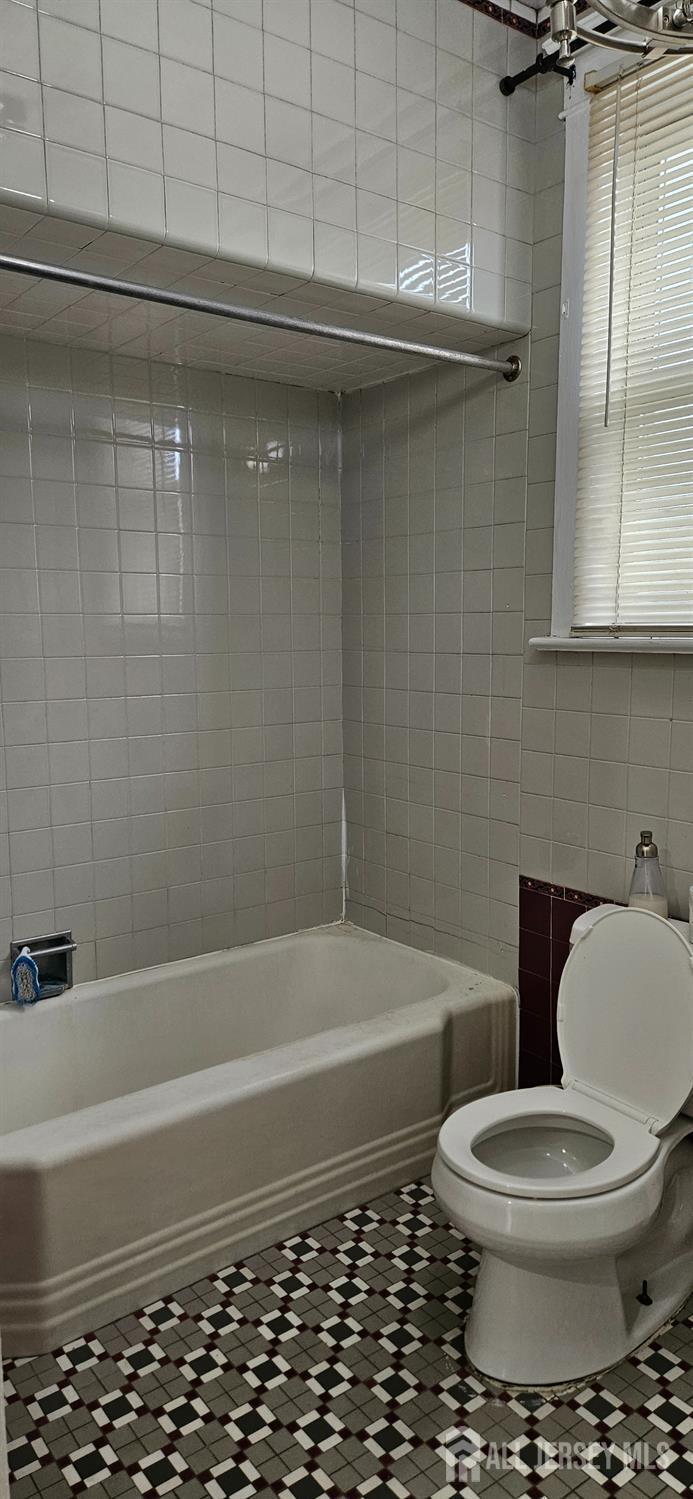 Photo 10 of 624 Carlock Avenue, Perth Amboy NJ 08861, Perth Amboy, NJ