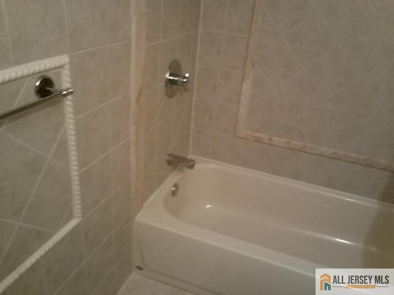 Photo 10 of 510 Sunshine Court, Sayreville NJ 08859, Sayreville, NJ