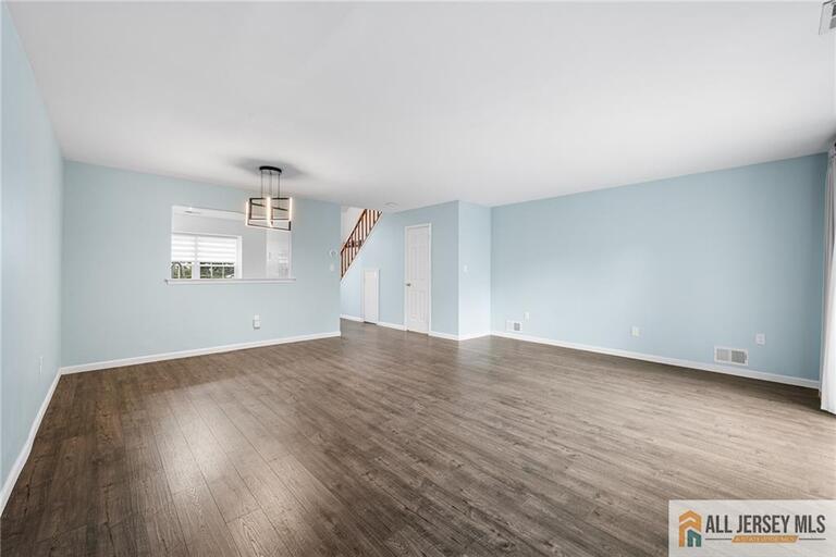 Photo 4 of 11 Canterbury Circle, Franklin NJ 08873, Franklin, NJ
