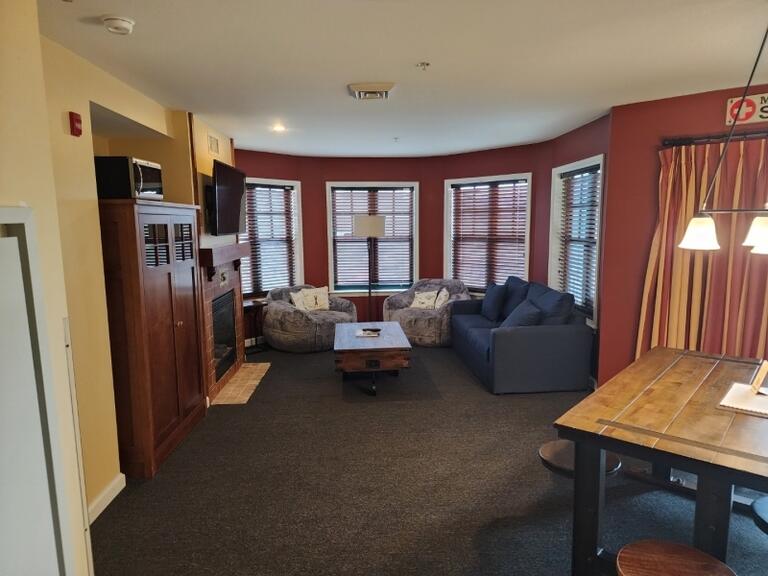 Property listing MLS 4010257 photo 2