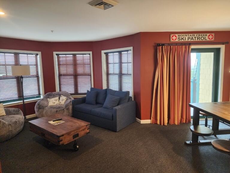 Property listing MLS 4010257 photo 4