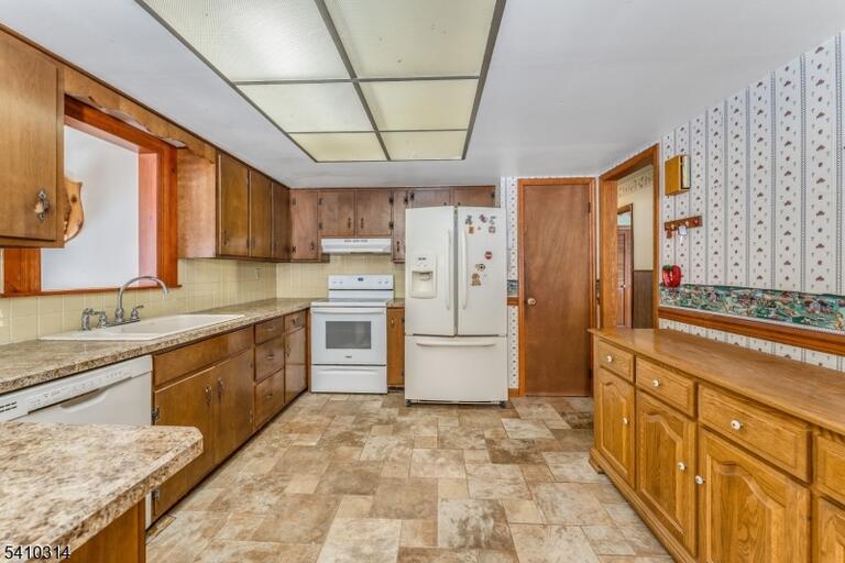 Property listing MLS 4010576 photo 5