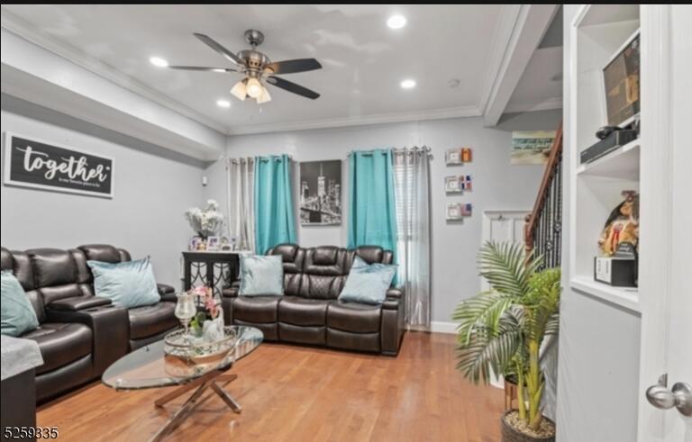 Property listing MLS 4010945 photo 2