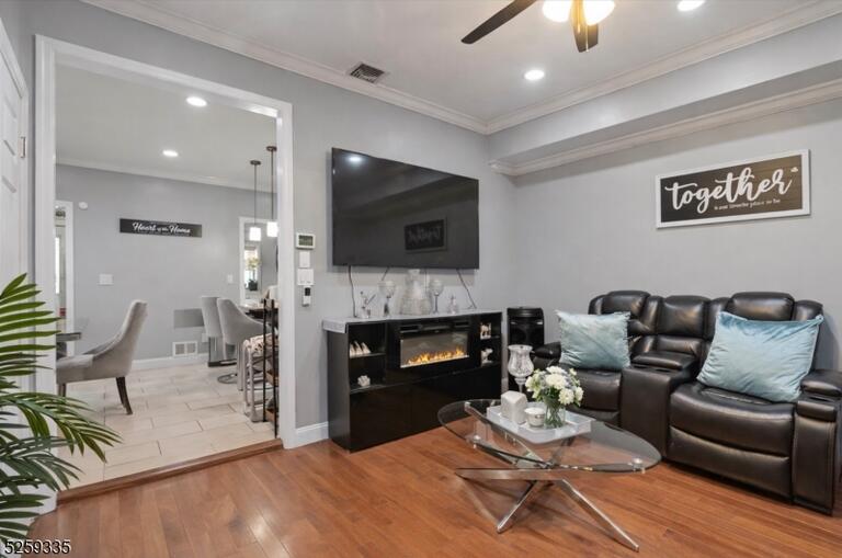 Property listing MLS 4010945 photo 3