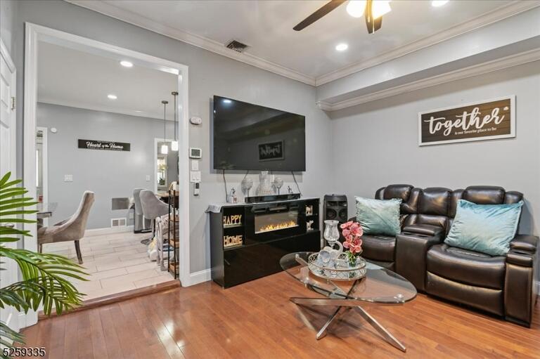 Property listing MLS 4010945 photo 4