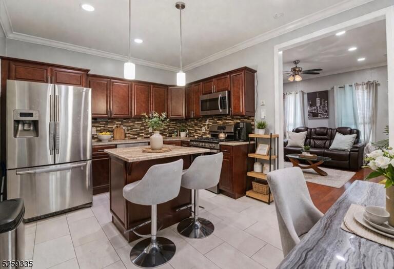 Property listing MLS 4010945 photo 8