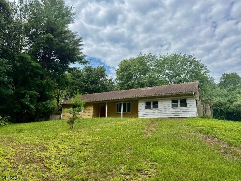 Property listing MLS 4013207 photo 2