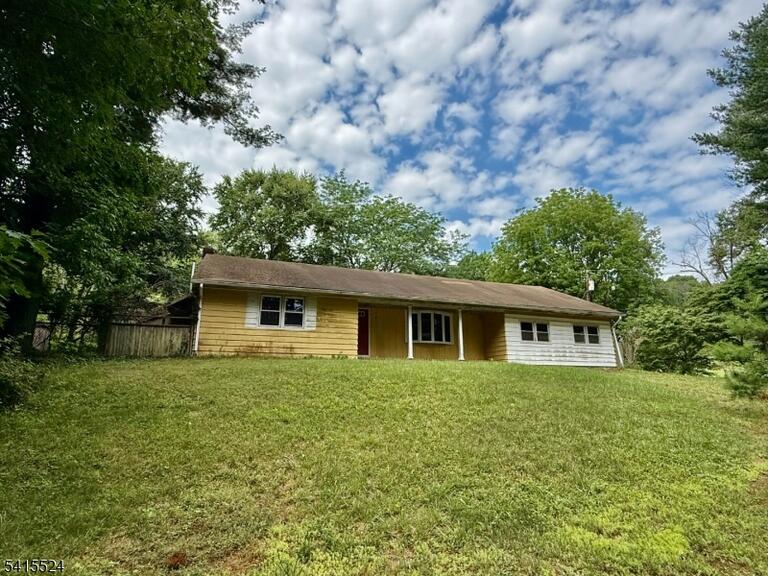 Property listing MLS 4013207 photo 3