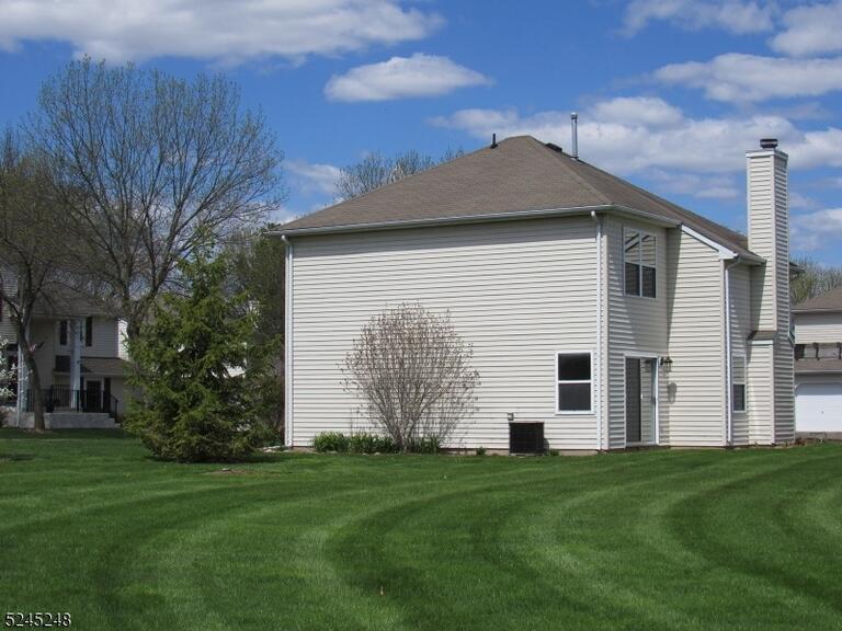 Property listing MLS 4020699 photo 2