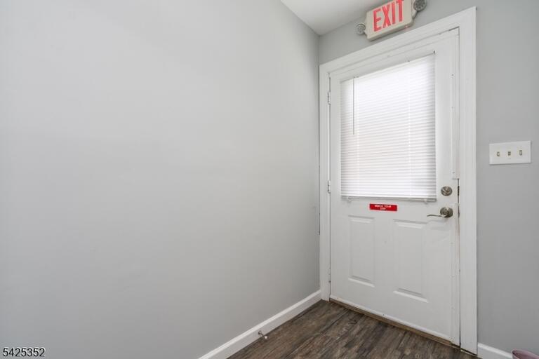 Property listing MLS 4022044 photo 4