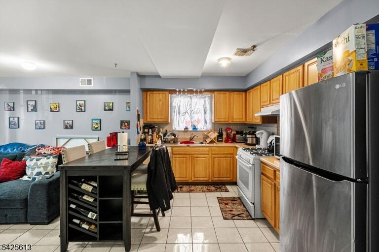 Property listing MLS 4022812 photo 6
