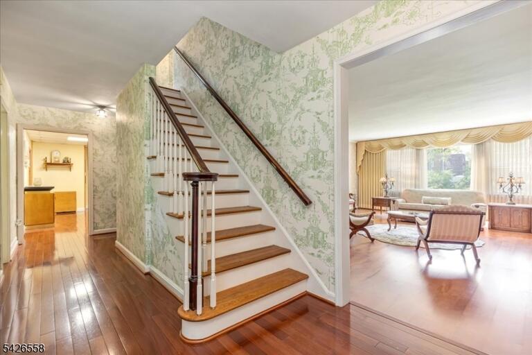 Property listing MLS 4023194 photo 3