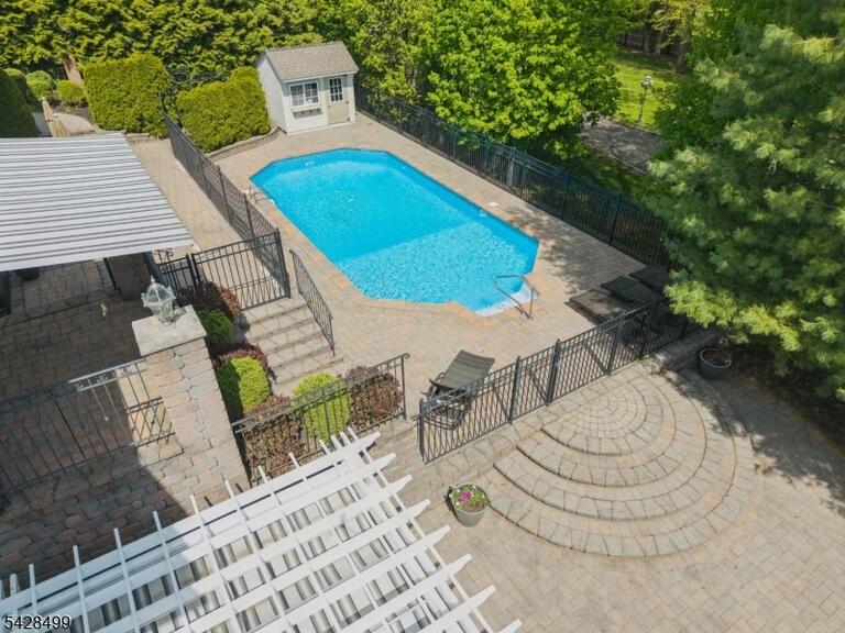 Property listing MLS 4024695 photo 3