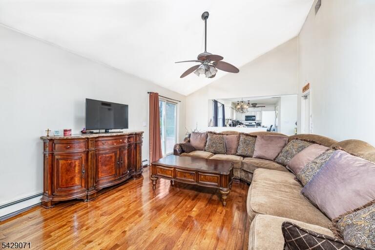 Property listing MLS 4025031 photo 10