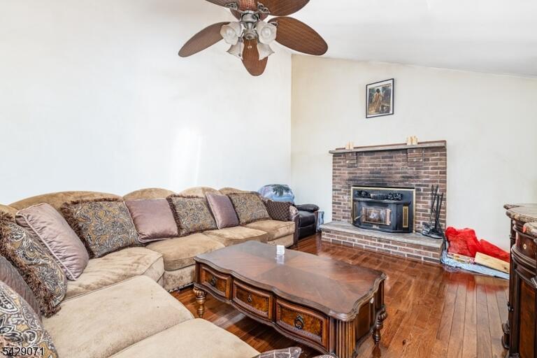 Property listing MLS 4025031 photo 9