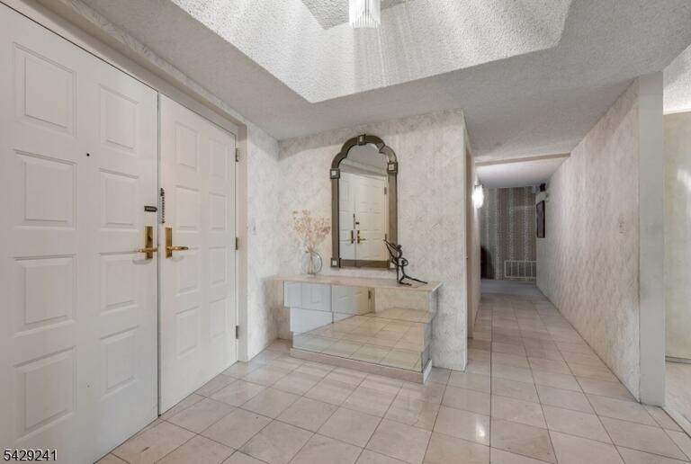 Property listing MLS 4026124 photo 2