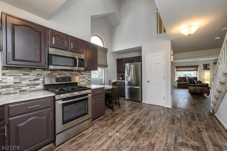 Property listing MLS 4033989 photo 6