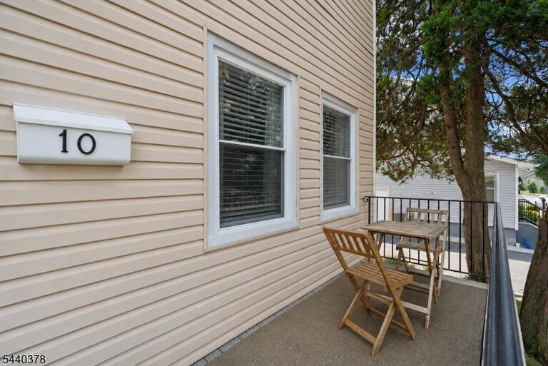 Property listing MLS 4034951 photo 2