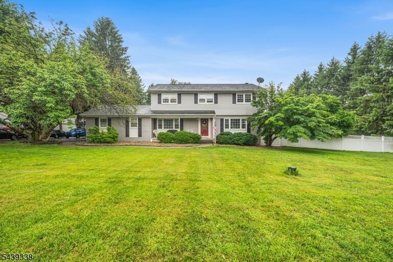 Property listing MLS 4035360 photo 3