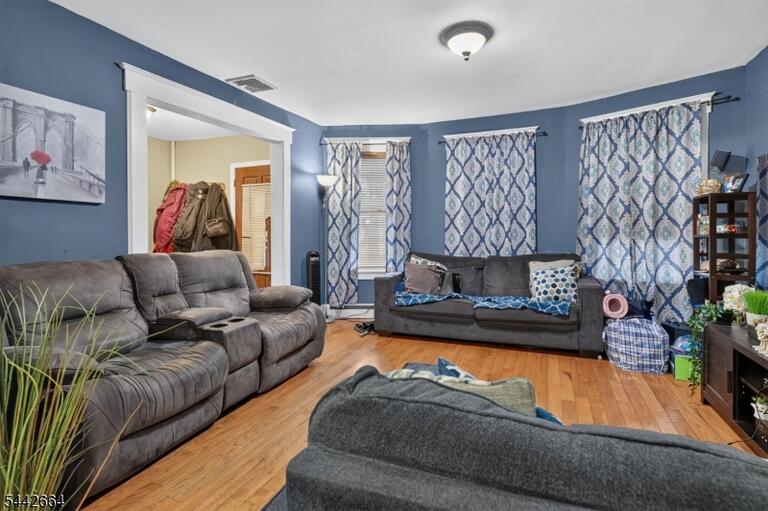 Property listing MLS 4037112 photo 7