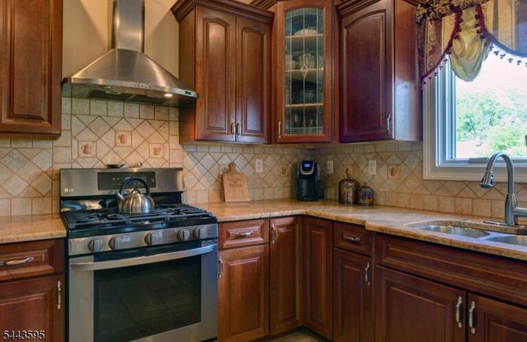 Property listing MLS 4038033 photo 16