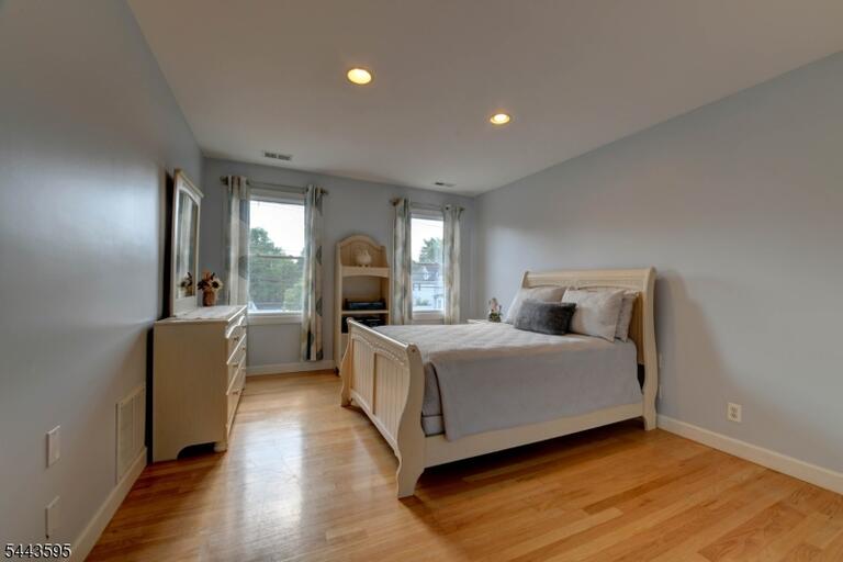 Property listing MLS 4038033 photo 31
