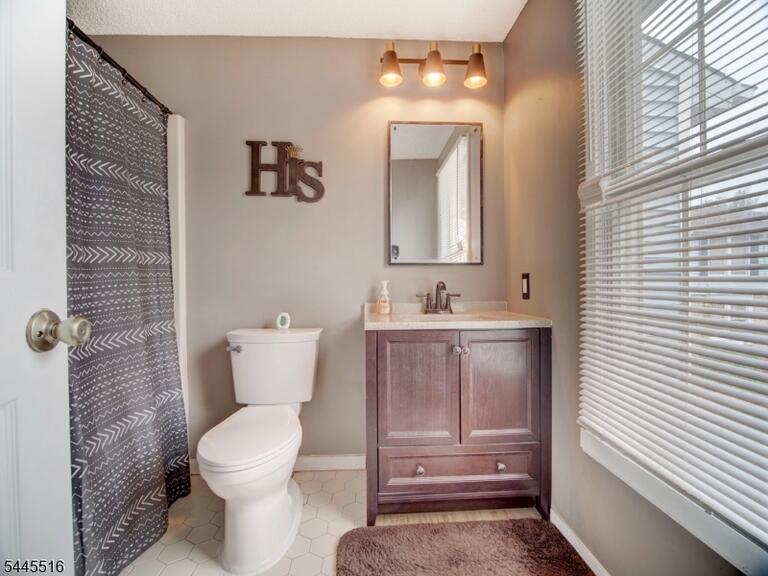 Property listing MLS 4039595 photo 18