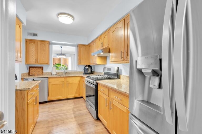Property listing MLS 4039924 photo 16