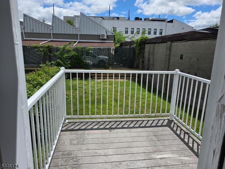Property listing MLS 4040155 photo 3