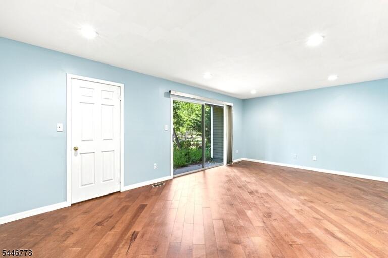 Property listing MLS 4040799 photo 10