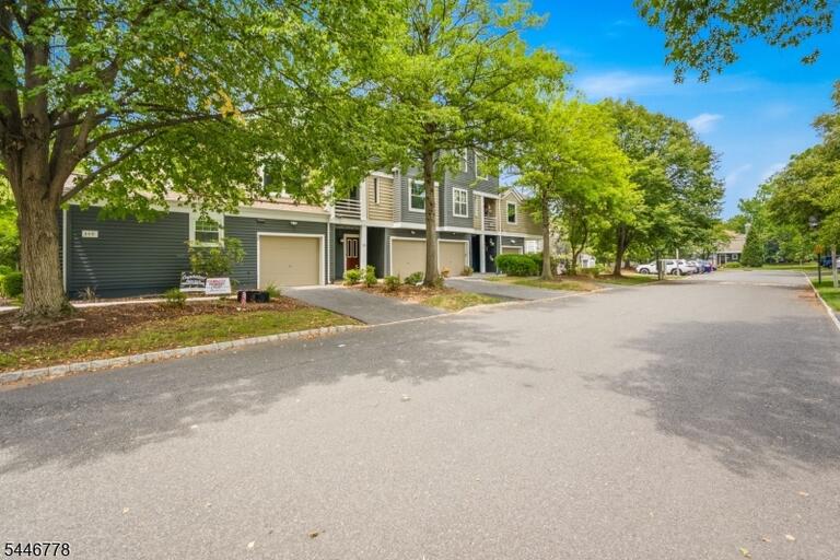 Property listing MLS 4040799 photo 5