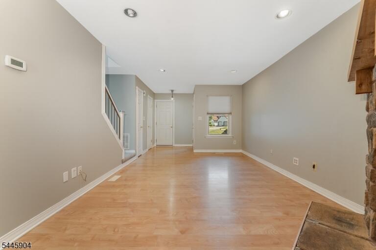 Property listing MLS 4041993 photo 9
