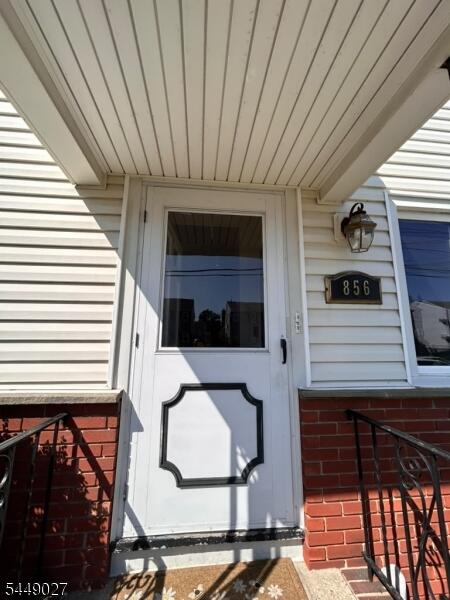 Property listing MLS 4042759 photo 3