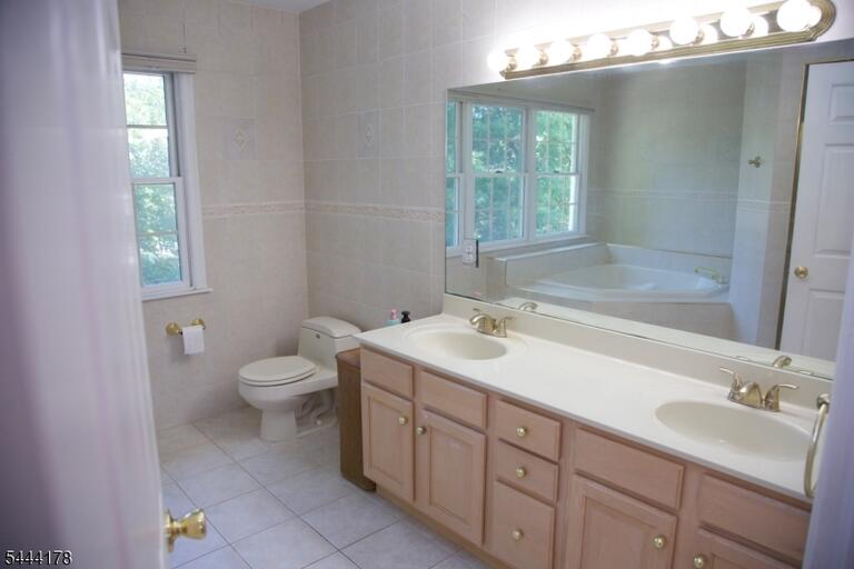 Property listing MLS 4042807 photo 21