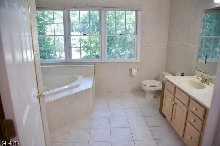 Property listing MLS 4042807 photo 22