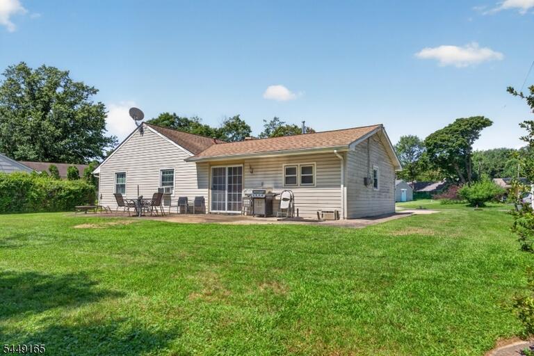 Property listing MLS 4042906 photo 2